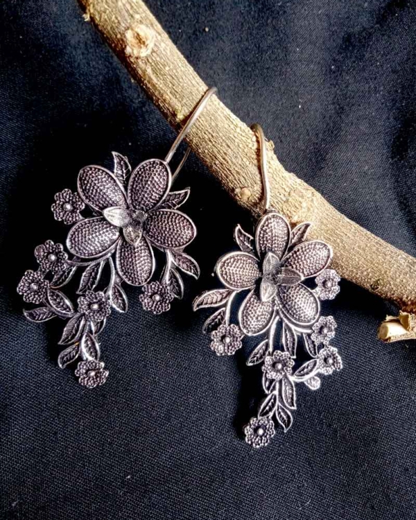 Flower bunch earrings